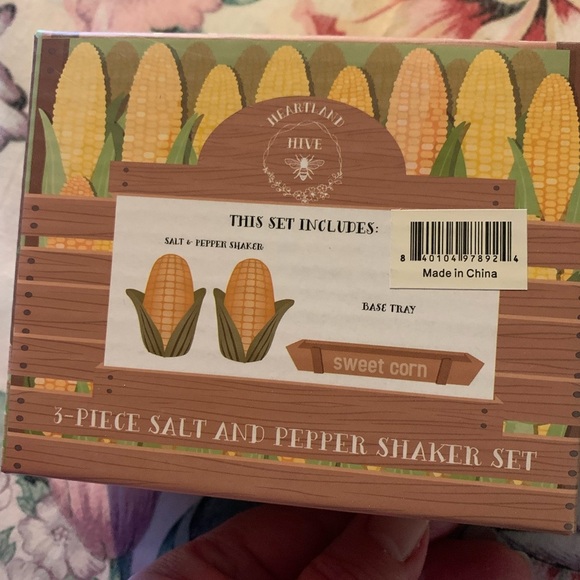 Sweet Corn Salt and Pepper Shakers - Picture 3 of 3